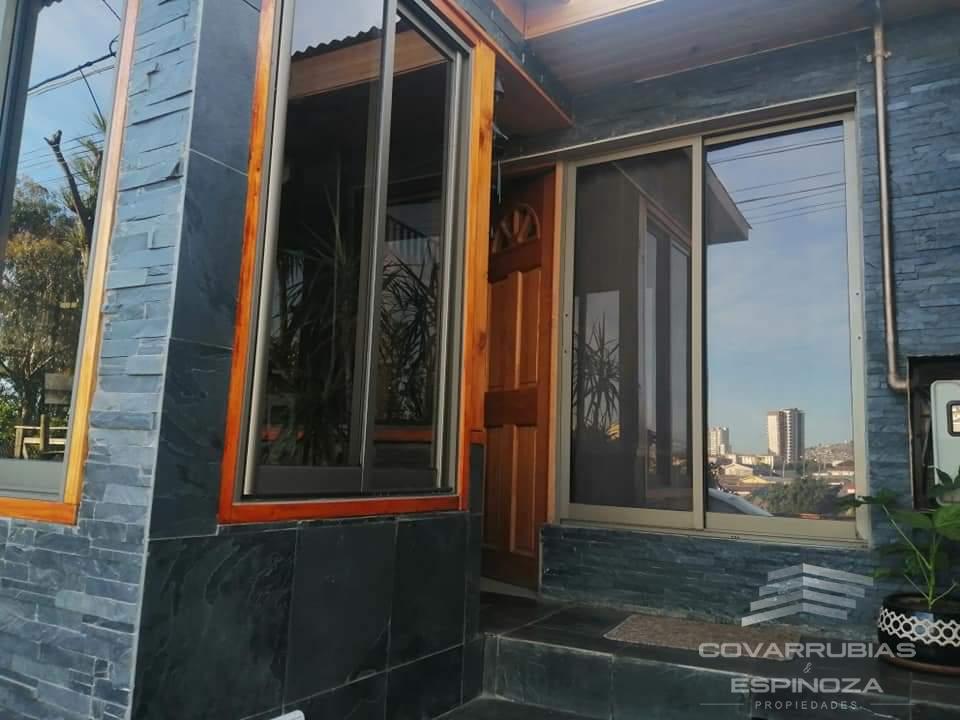 VENDE CASA EN  VIÑA DEL MAR 3D 1B